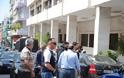 Πάτρα: Mε αλεξίσφαιρο ο Aλέξης Φράγκος στο Αστυνομικό Mέγαρο - Την Μ. Τρίτη απολογείται για τη δολοφονία Τσίρκα - Ποιοι είναι οι πέντε που συνελήφθησαν μαζί του στην Αθήνα - Δείτε φωτο - Φωτογραφία 4