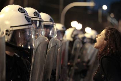 Ναόμι Κλάιν: Κλασικό παράδειγμα του δόγματος σοκ η Ελλάδα - Φωτογραφία 2