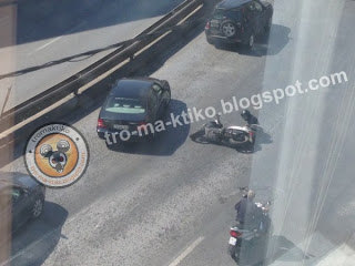 ΣΥΜΒΑΙΝΕΙ ΤΩΡΑ: Τροχαίο με μοτοσυκλετιστή στο Μαρούσι - Φωτογραφία 1