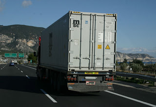 Εντατικοί έλεγχοι σε φορτηγά και λεωφορεία - Φωτογραφία 1