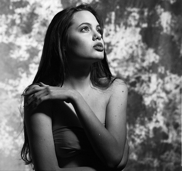 Όταν η Angelina Jolie ήταν 16 Μαΐων - Φωτογραφία 2