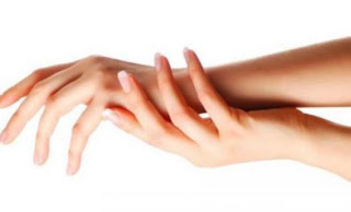 Ένα απλό beauty tip για χέρια από βελούδο - Φωτογραφία 1
