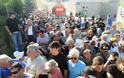 Χιλιάδες Έλληνες ήδη στην οδό Δηλιγιάννη: Ξεκίνησε η διανομή τροφίμων - Φωτογραφία 6