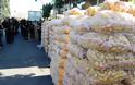 Χιλιάδες Έλληνες ήδη στην οδό Δηλιγιάννη: Ξεκίνησε η διανομή τροφίμων - Φωτογραφία 7