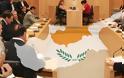 Κύπρος: Στα κόμματα η μελέτη του ΑΚΕΛ για λύση εκτός τρόικας