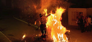 Στην Kαλαμάτα ετοιμάζονται να κάψουν τον Ιούδα με τη μορφή του Σαμαρά - Φωτογραφία 1