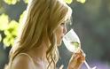 Υγεία: Ο ρόλος του κρασιού στη διατροφή μας & τι γίνεται με τις θερμίδες;