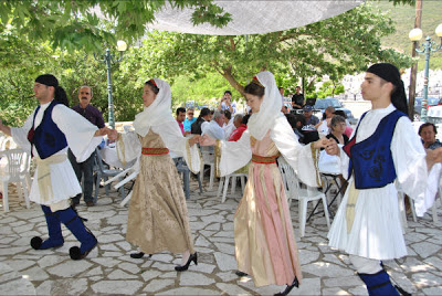 Πανηγύρισε με κάθε λαμπρότητα ο Ιερός Ναός Αγίου Γεωργίου Ελαιοχωρίου - Φωτογραφία 9