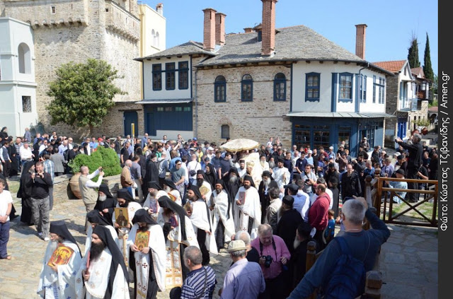 3087 - Φωτογραφίες από τη χθεσινή Λιτάνευση της Εικόνας ΑΞΙΟΝ ΕΣΤΙ στις Καρυές του Αγίου Όρους - Φωτογραφία 5