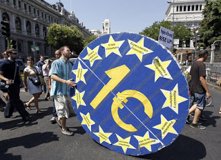 Το 75% των Ευρωπαίων «βλέπει» επιδείνωση της κρίσης το 2013 - Φωτογραφία 1