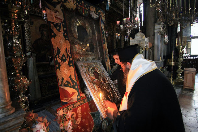 3091 - Με λαμπρότητα και φέτος η Λιτάνευση της Εικόνας της Παναγίας της Πορταϊτίσσης στην Ιερά Μονή Ιβήρων (φωτογραφίες) - Φωτογραφία 18
