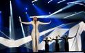 Eurovision 2013: Νορβηγία: Με κατάλευκο φόρεμα στη μέση της σκηνής