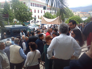 Έξω από το δικαστικό μέγαρο Ιωαννίνων έχουν συγκεντρωθεί αυτή την στιγμή 100δες κάτοικοι του Δήμου Πωγωνίου! - Φωτογραφία 1