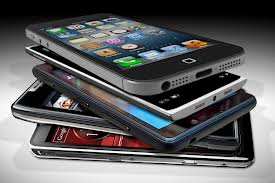 Φόρο σε smartphones, tablets και laptops εξετάζει ο Ολάντ - Φωτογραφία 1