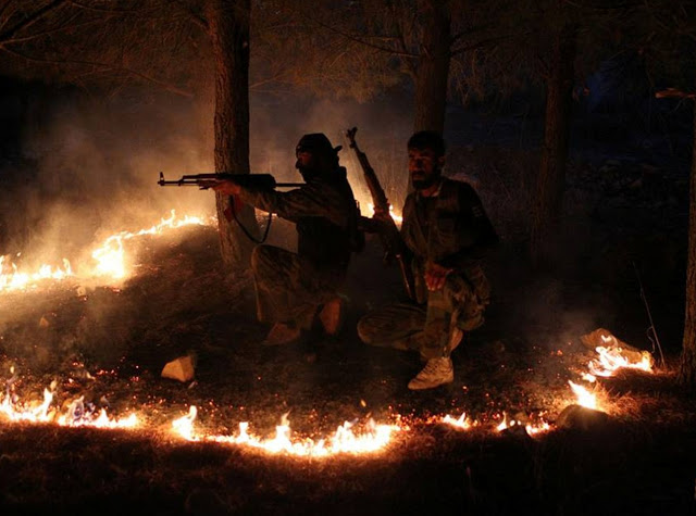 Φωτογραφικό υλικό από τον εμφύλιο στη Συρία - ΠΡΟΣΟΧΗ σκληρές εικόνες - - Φωτογραφία 23