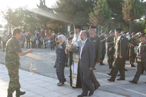 Επίσημη υποδοχή λειψάνου Αγίου Γεωργίου Τροπαιοφόρου στο Στρατόπεδο Πατσούκα στην Αλεξανδρούπολη - Φωτογραφία 3