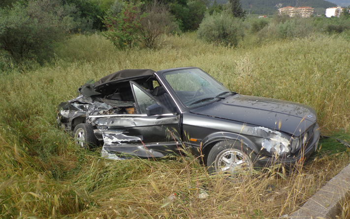 Σύγκρουση λεωφορείου της Πολεμικής Αεροπορίας με επιβατικό - Φωτογραφία 4