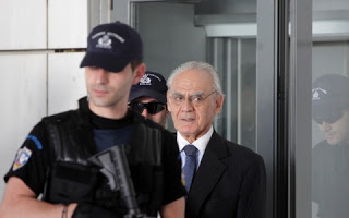 Χαμός στη δίκη Tσοχατζόπουλου - Έξαλλος ο Άκης, απείλησε να τον αποβάλει ο πρόεδρος! - Φωτογραφία 1