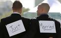Γαλλία: Νόμιμος πλέον ο γάμος ομοφυλόφιλων