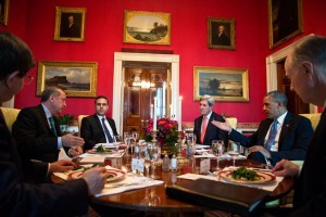 Ο Ομπάμα, ο Ερντογάν και η Ελλάδα… Φωτογραφία από το “περίφημο” δείπνο στο Λευκό Οίκο - Φωτογραφία 1