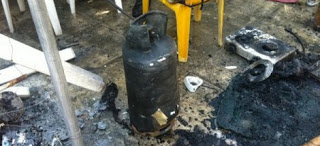 Iσχυρή έκρηξη με 13 τραυματίες σε ταβέρνα στη Σαλαμίνα - Φωτογραφία 1