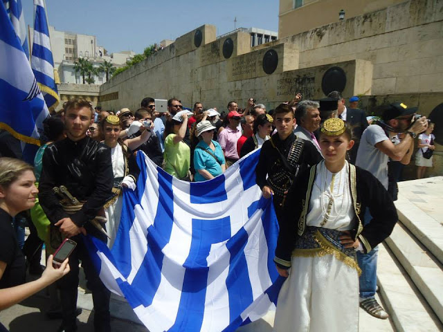 Δίδαγμα ανθρωπιάς και πολιτικής η ομιλία του Πίτερ Κουτουτζιάν στο Μνημείο του Άγνωστου Στρατιώτη - Φωτογραφία 5