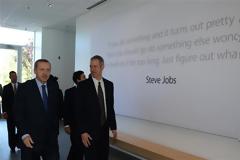 Ο Τούρκος πρωθυπουργός επισκέπτεται την Apple την  Google και την Microsoft