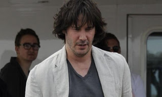 Αγνώριστος ο Keanu Reeves! Εμφανίστηκε γερασμένος και με παραπάνω κιλά - Φωτογραφία 1