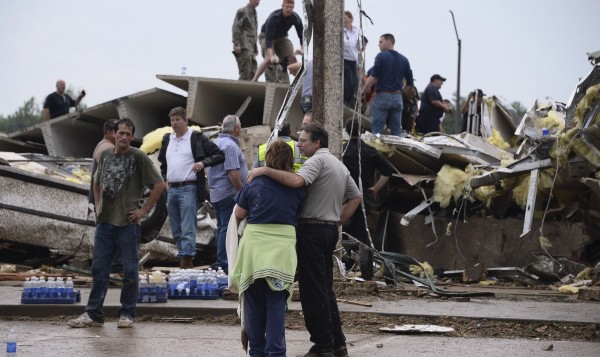 Τουλάχιστον 91 οι νεκροί από τον ανεμοστρόβιλο φονιά στην Οκλαχόμα - 20 παιδιά ανάμεσα στα θύματα - Φόβοι ότι ο απολογισμός θα αυξηθεί - Φωτογραφία 6