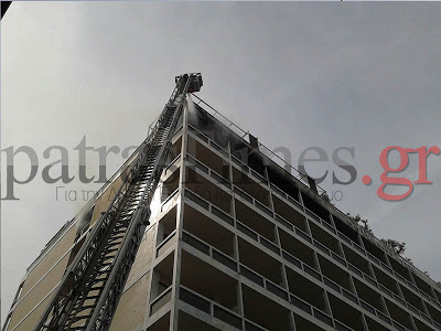 Πάτρα: Υπό πλήρη έλεγχο η φωτιά στο ξενοδοχείο Αστήρ - Ξέσπασε στο δωμάτιο της Β. Μεντζελοπούλου - Φωτογραφία 3