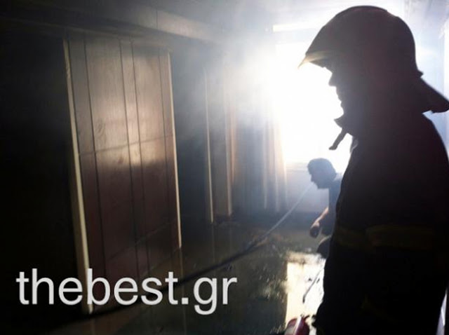 Φωτιά ξέσπασε σε ξενοδοχείο της Πάτρας - Φωτογραφία 2