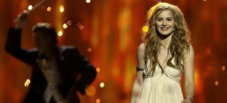 Η απίστευτη μεταμόρφωση της νικήτριας της Eurovision: Ένα χρόνο πριν ήταν μελαχρινή και στρουμπουλούλα - Φωτογραφία 1
