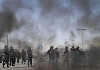 Αφγανιστάν: Τουλάχιστον 11 αστυνομικοί και 26 αντάρτες νεκροί σε δύο επιθέσεις - Φωτογραφία 1