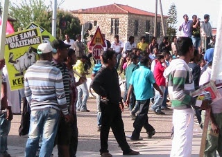 Aπελαύνουν εργάτες που μαχαιρώθηκαν στη Μανωλάδα - Φωτογραφία 1