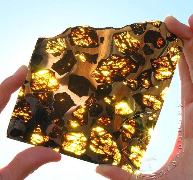 Ο 4,5 δισεκατομμυρίων ετών όμορφος και μυστηριώδης μετεωρίτης Fukang! - Φωτογραφία 1