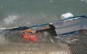 Τεράστια κύματα και κατεστραμένες βάρκες στην Γλύφα - Φωτογραφία 1