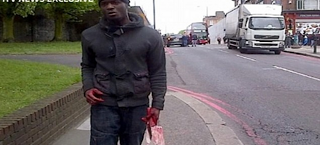 Σοκ στο Λονδίνο - Αποκεφάλισαν με μπαλτά στρατιώτη - Tι είπε ο δολοφόνος με ματωμένα χέρια στην κάμερα [βίντεο&εικόνες] - Φωτογραφία 1