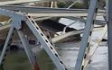 Κατέρρευσε γέφυρα στο Σιάτλ - Άνθρωποι και αυτοκίνητα στο νερό - Φωτογραφία 2