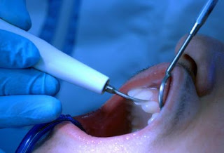Πάτρα: Oδοντίατρος κάνει εξαγωγές για ψύλλου πήδημα! - Γνωστός Πατρινός του έκανε μήνυση - Φωτογραφία 1