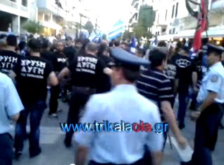 Απειλήθηκαν επεισόδια στην πορεία της Χρυσής Αυγής στα Τρίκαλα [video] - Φωτογραφία 1