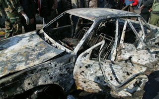 Τέσσερις νεκροί από έκρηξη παγιδευμένου αυτοκινήτου στη Συρία - Φωτογραφία 1