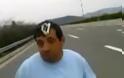 ΑΠΙΣΤΕΥΤΟ VIDEO: Ο Βουλευτής της Χρυσής Αυγής την...πέφτει σε Σκοπιανό φορτηγατζή. Του έβαψε το πρόσωπο με (!) σπρέυ [video ΝΤΟΚΟΥΜΕΝΤΟ]