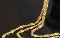 Άρπαζαν χρυσές αλυσίδες από το λαιμό γυναικών στο Aγρίνιο