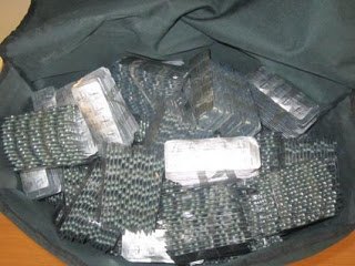 Εντοπίστηκαν 37.900 ναρκωτικά χάπια σε μάντρα με ανταλλακτικά στο Λάκκωμα - Φωτογραφία 1