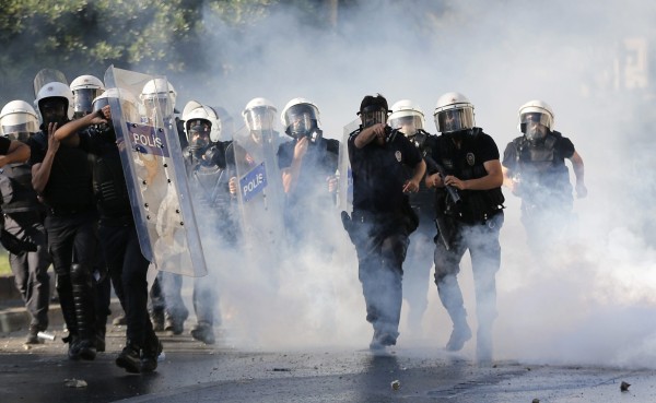 Πίσω ολοταχώς η αστυνομία υπό το φόβο τουρκικής “Άνοιξης” - Φωτογραφία 10