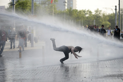 Κόλαση στη Κωνσταντινούπολη - Δείτε εικόνες και video από τις αναταραχές - Φωτογραφία 3