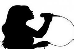 Πασίγνωστη τραγoυδίστρια μπλεγμένη σε κύκλωμα ναρκωτικών