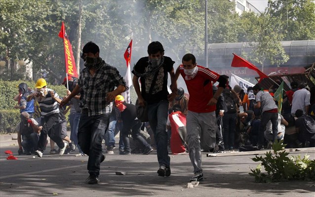 Τουρκία: Νέες συγκρούσεις σε Κωνσταντινούπολη και Άγκυρα - Φωτογραφία 1