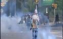 Τουρκία! Αστυνομικός πυροβολεί διαδηλωτή και πανηγυρίζει