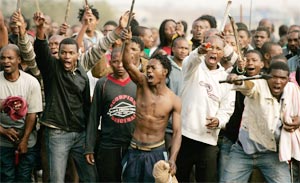 Έξαρση ξενοφοβικής βίας στη Ν. Αφρική. Επίθεση σε Σομαλούς λαθρομετανάστες από ντόπιους της φυλής Xhosa. «Οι ξένοι είναι ανεπιθύμητοι», λένε - Φωτογραφία 1